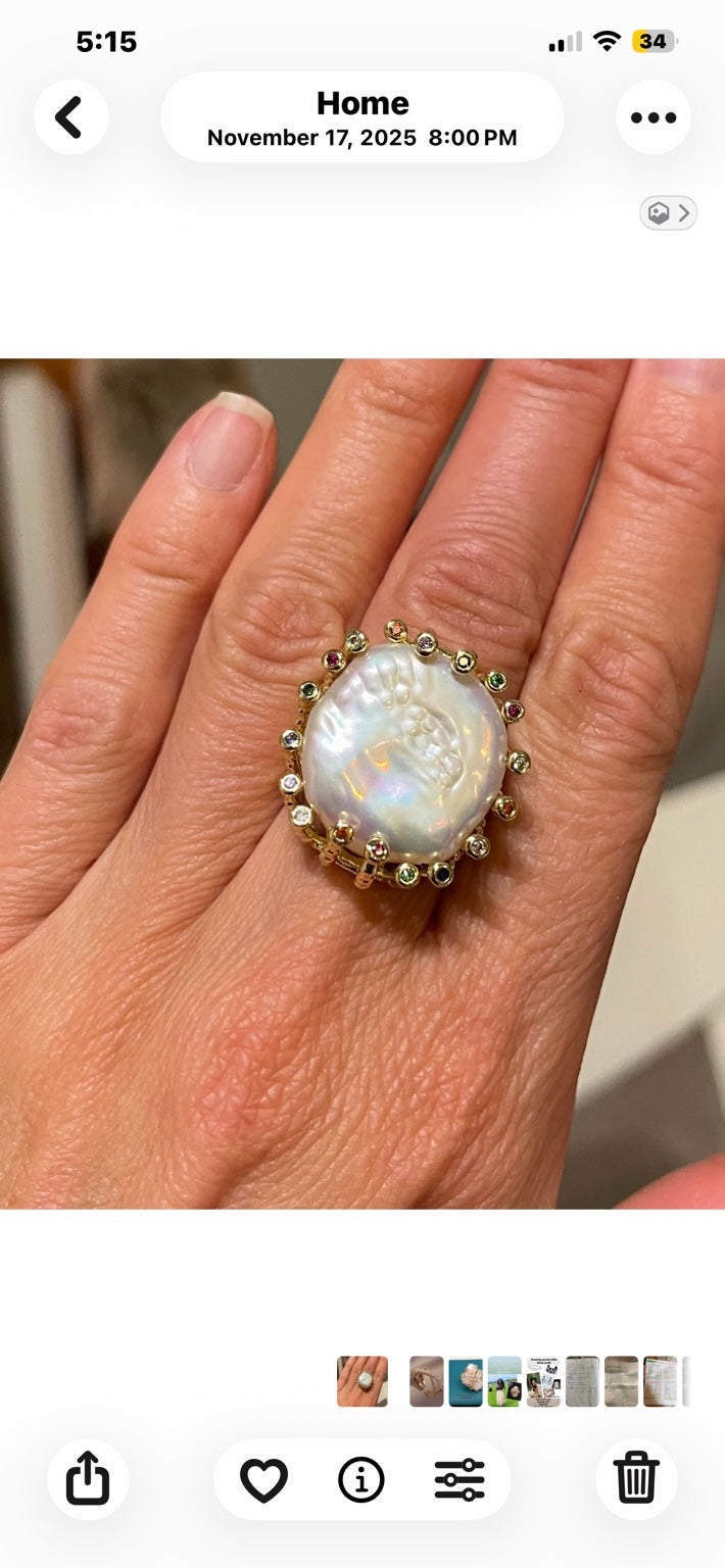 Gold plated statement ring — Pearl on hand